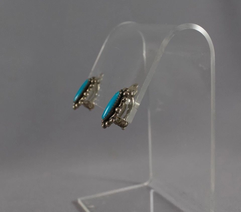 OLD PAWN NAVAJO SILVER AND TURQUOISE EARRINGS CLAMP ON .. (1 of 2)