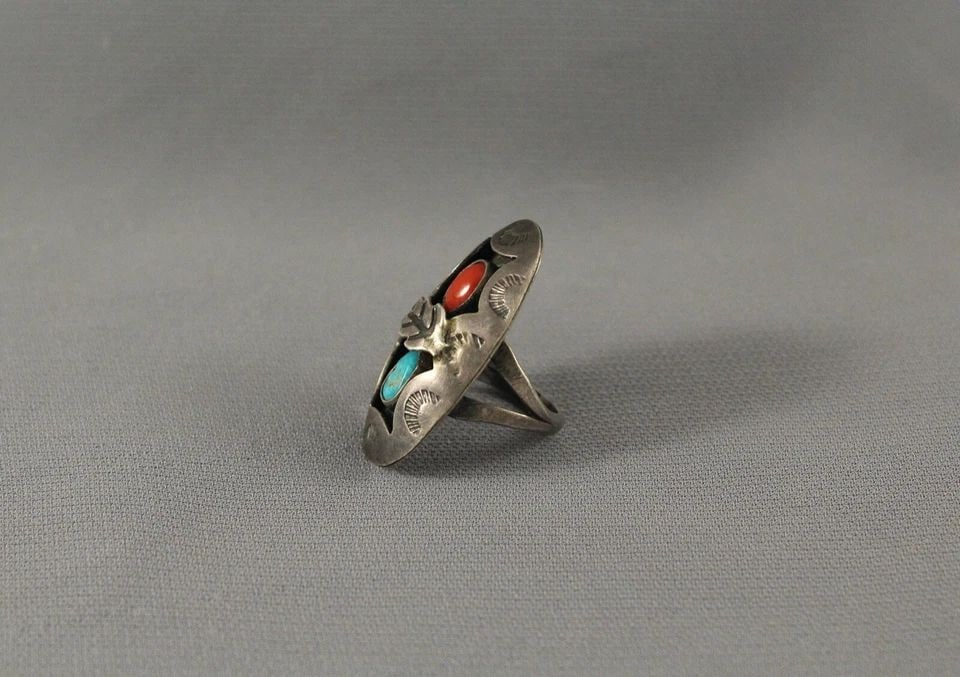 OLD PAWN NAVAJO STERLING SILVER AND TURQUOISE AND CORAL RING SIZE 6: OLD PAWN NAVAJO STERLING SILVER AND TURQUOISE AND CORAL RING SIZE 6 Item Description: 1 3/8" Tall
