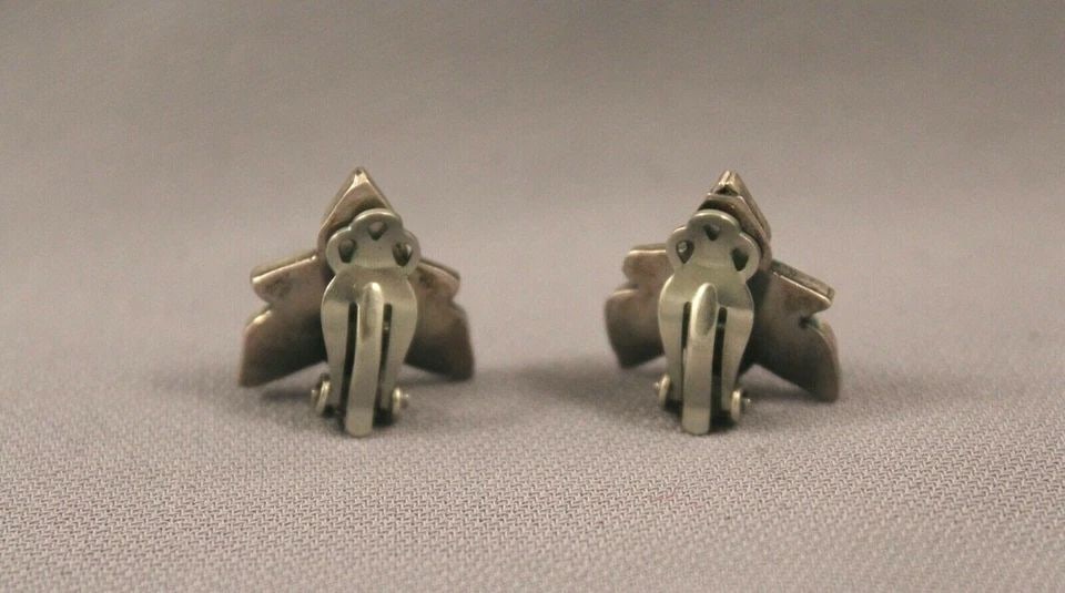 OLD PAWN ZUNI STERLING SILVER AND TURQUOISE EARRINGS: OLD PAWN ZUNI STERLING SILVER AND TURQUOISE EARRINGS Item Description: 3/4" L x 5/8 W
