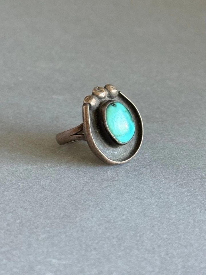 OLD PAWN NAVAJO STERLING SILVER RING WITH TURQUOISE. SIZE 5 3/4: OLD PAWN NAVAJO STERLING SILVER RING WITH TURQUOISE. SIZE 5 3/4 Old Pawn Navajo Sterling Silver Ring with Turquoise. Size 5 3/4 3/4” tall
