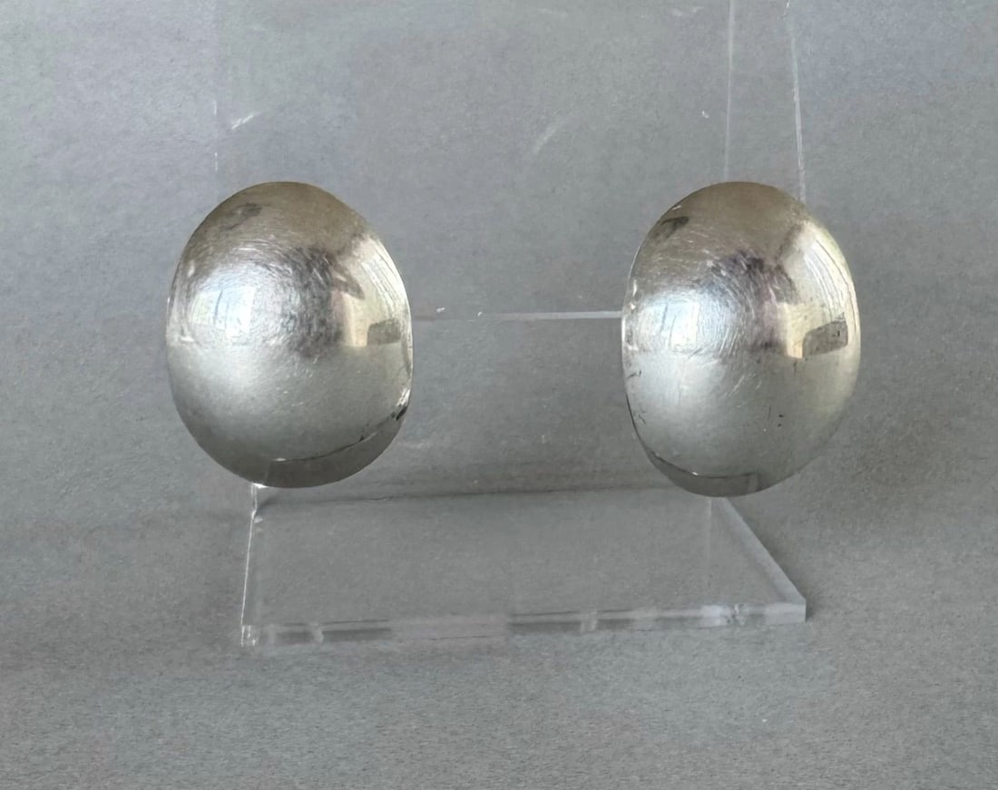 VINTAGE NAVAJO STERLING SILVER EARRINGS SIGNED N (1 of 2)