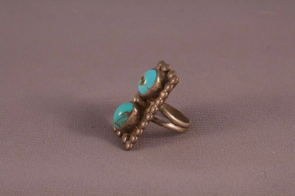 OLD PAWN NAVAJO STERLING SILVER AND DOUBLE TURQUOISE RING SIZE 6: OLD PAWN NAVAJO STERLING SILVER AND DOUBLE TURQUOISE RING SIZE 6 Item Description: 1.3" tall Nice older Navajo Ring size 6