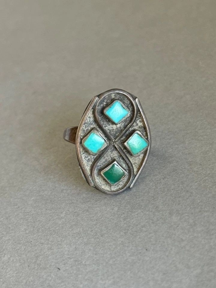 OLD PAWN ZUNI STERLING SILVER AND TURQUOISE RING. SIZE 5: OLD PAWN ZUNI STERLING SILVER AND TURQUOISE RING. SIZE 5 Old Pawn Zuni Sterling Silver and Turquoise Ring. Size 5 1"