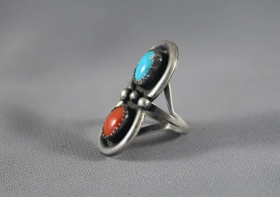 OLD PAWN NAVAJO STERLING SILVER AND TURQUOISE AND CORAL RING SIZE 5: OLD PAWN NAVAJO STERLING SILVER AND TURQUOISE AND CORAL RING SIZE 5 Item Description: 1 3/8” tall P