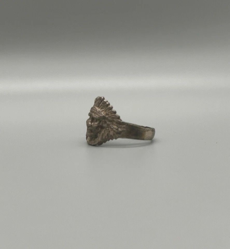 OLD PAWN NAVAJO STERLING RING NATIVE INDIAN HEAD SIZE 9 1/2 (1 of 2)