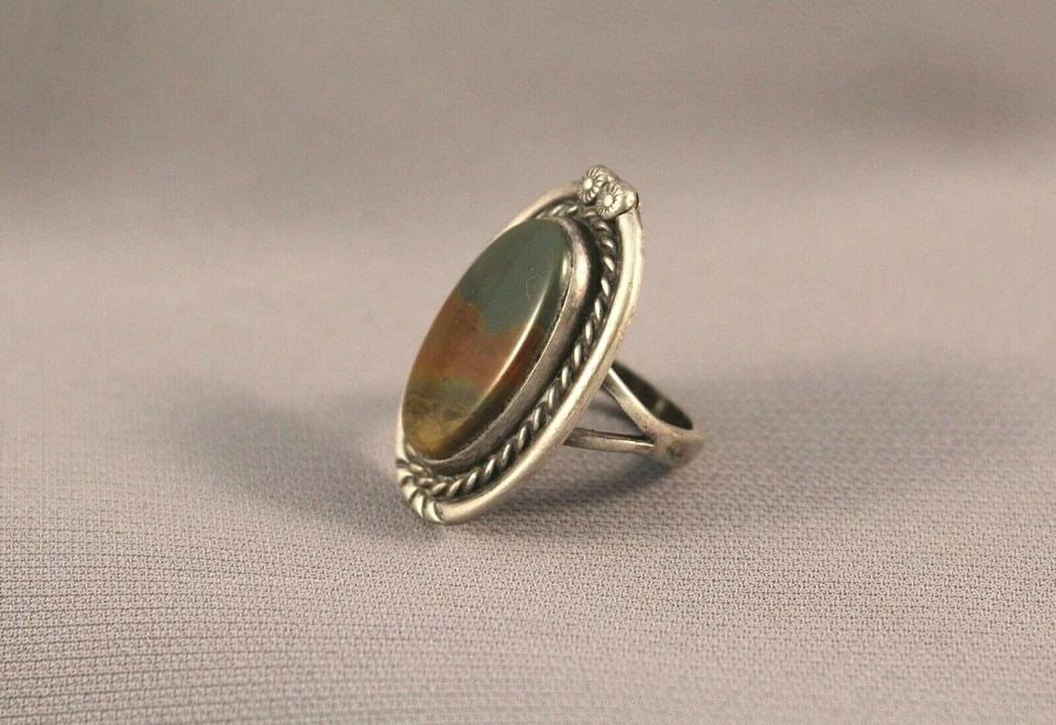 VINTAGE NAVAJO STERLING SILVER AND PICTURE AGATE RING SIZE 6 1/2 (1 of 2)