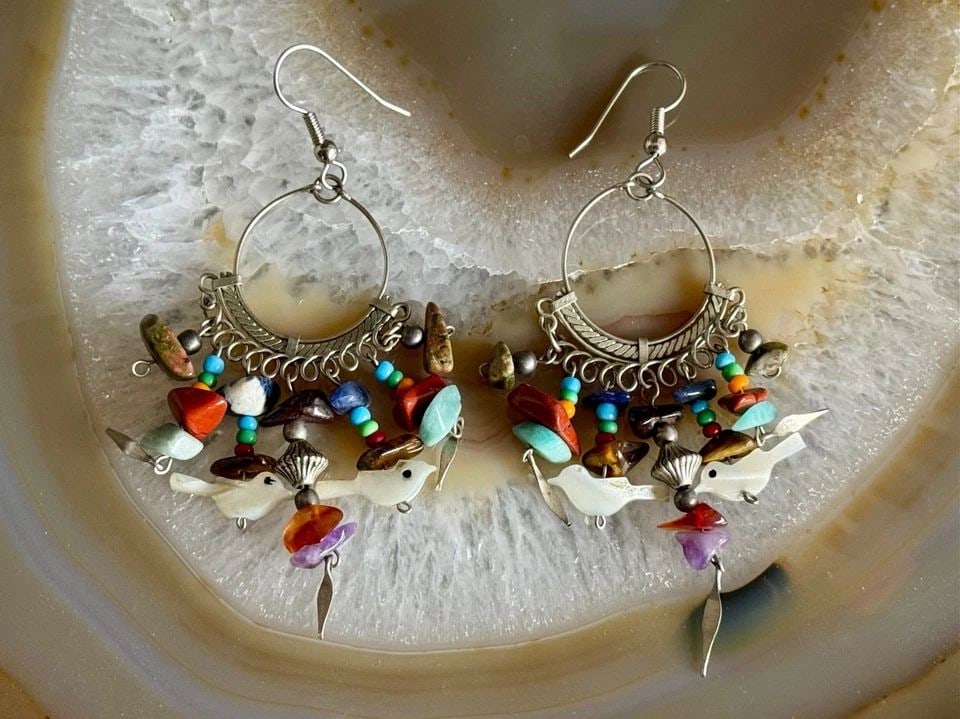 VINTAGE NAVAJO STERLING SILVER W STONES, BEADS AND SHELL BIRDS EARRINGS 3" DROP (1 of 2)