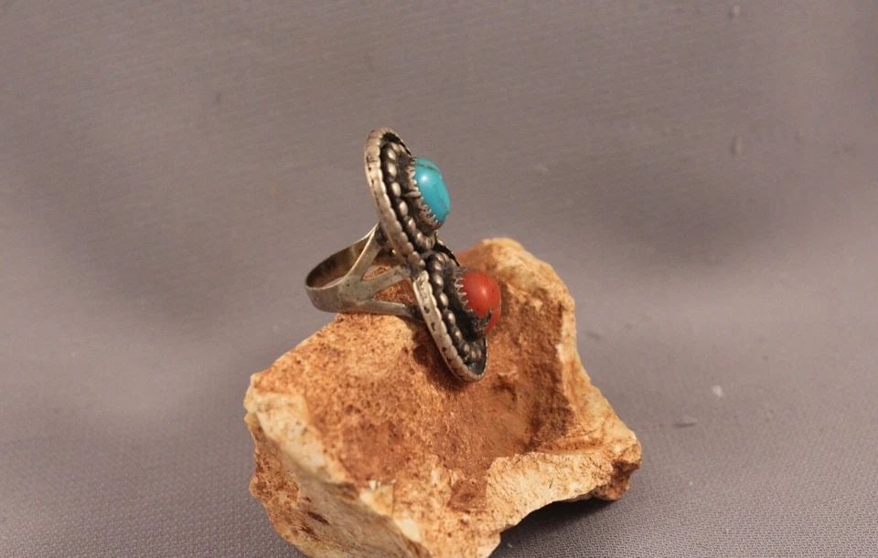 OLD PAWN NAVAJO TURQUOISE AND CORAL RING SIZE 5: OLD PAWN NAVAJO TURQUOISE AND CORAL RING SIZE 5 Item : 1 1/2" length
