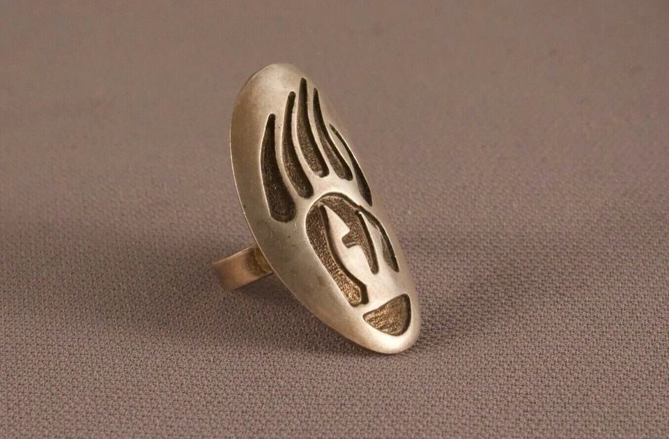 OLD PAWN HOPI STERLING SILVER RING ..SIZE 6 CLAW CLAN: OLD PAWN HOPI STERLING SILVER RING ..SIZE 6 CLAW CLAN Item Description: 1 3/8" tall Older Hopi Ring