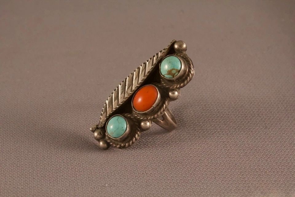 OLD PAWN NAVAJO TURQUOISE AND CORAL RING ..SIZE 7 (1 of 2)