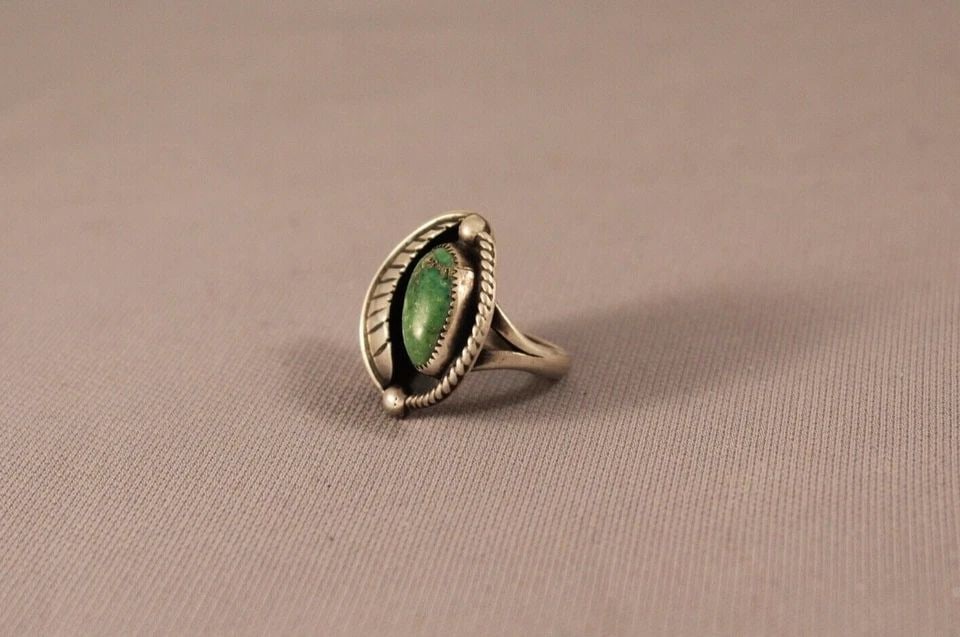 OLD PAWN NAVAJO TURQUOISE RING SIZE 5 1/4: OLD PAWN NAVAJO TURQUOISE RING SIZE 5 1/4 Item Description: 1" tall P