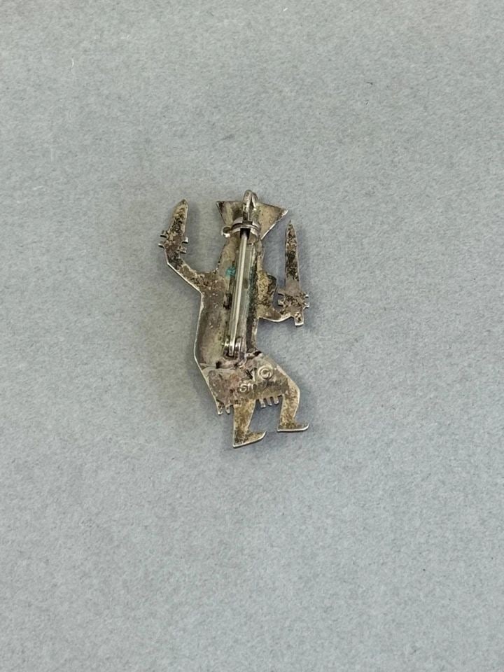 APACHE GHOST DANCER STERLING SILVER STONE INLAYED PIN. 1 1/2 (1 of 2)