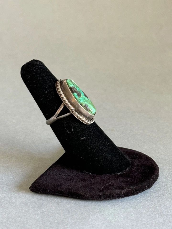 OLD PAWN NAVAJO STERLING SILVER WITH TURQUOISE RING. SIZE 5 1/2: OLD PAWN NAVAJO STERLING SILVER WITH TURQUOISE RING. SIZE 5 1/2 Old Pawn Navajo Sterling Silver with Turquoise Ring. Size 5 1/2 .. 1" tall