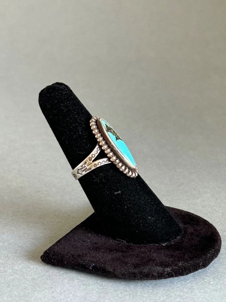 OLD PAWN NAVAJO STERLING SILVER WITH TURQUOISE RING. SIZE 6 1/2 (1 of 2)