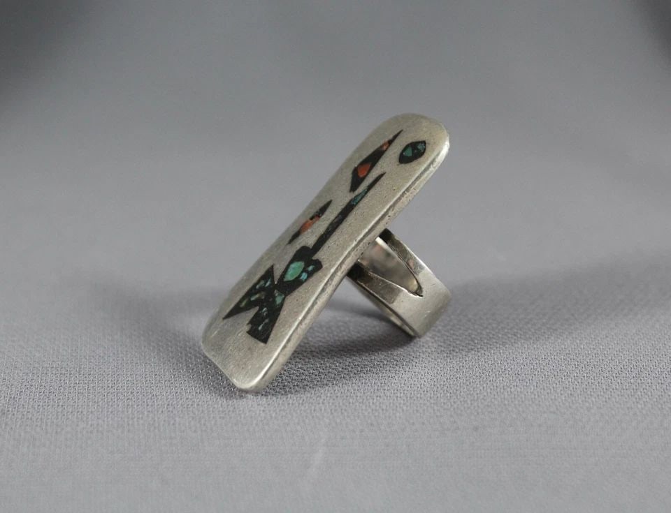 OLD PAWN NAVAJO STERLING SILVER AND INLAID TURQUOISE, CORAL RING SIZE 5: OLD PAWN NAVAJO STERLING SILVER AND INLAID TURQUOISE, CORAL RING SIZE 5 Item Description: 1 5/8” tall