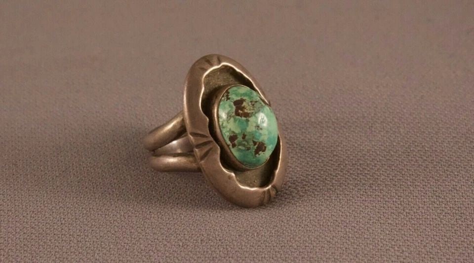 OLD PAWN NAVAJO STERLING SILVER AND TURQUOISE RING SIZE 5 1/4: OLD PAWN NAVAJO STERLING SILVER AND TURQUOISE RING SIZE 5 1/4 Item Description: 1" tall Great Old Navajo Ring ..