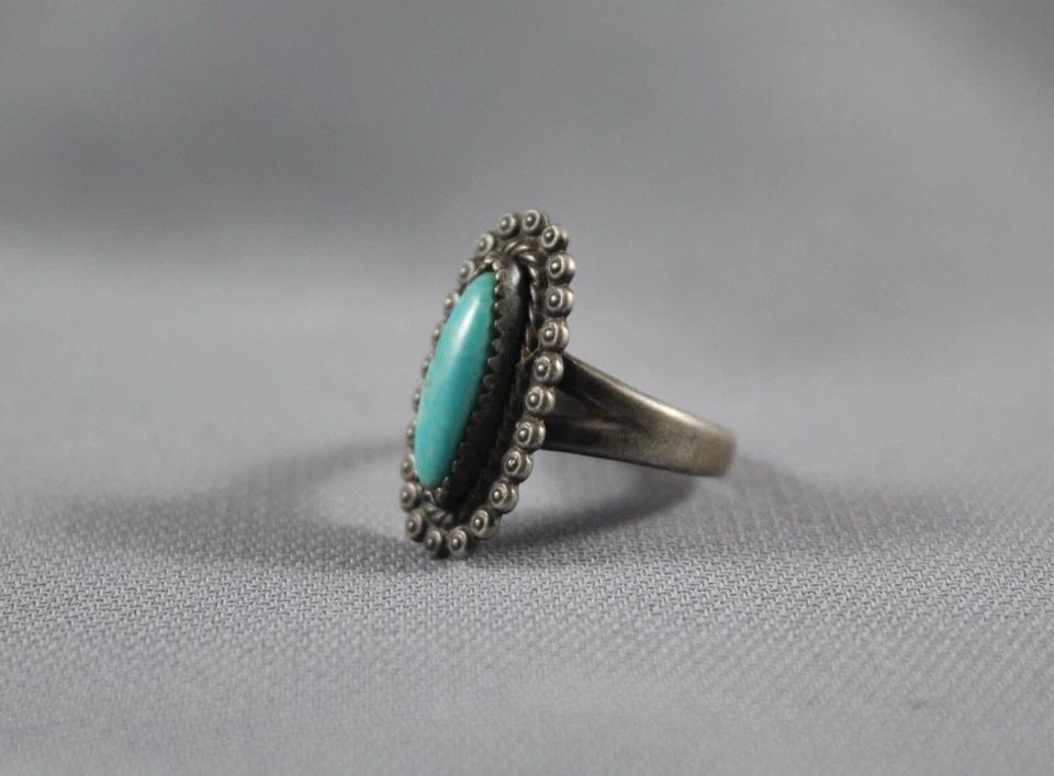 OLD PAWN NAVAJO TURQUOISE RING SIZE 5: OLD PAWN NAVAJO TURQUOISE RING SIZE 5 Item Description: 7/8” tall