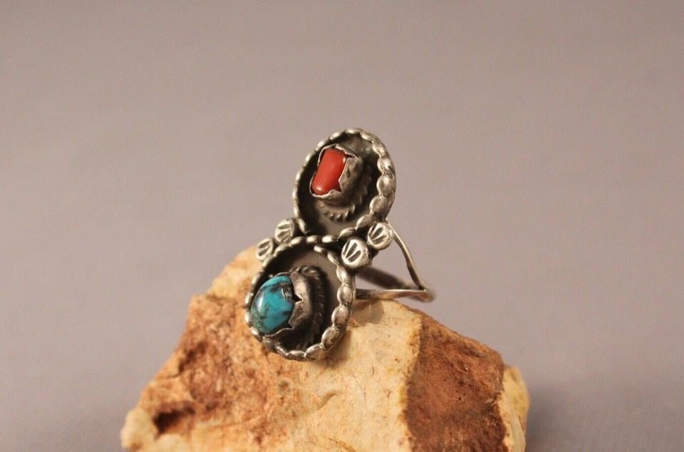 OLD PAWN NAVAJO TURQUOISE AND CORAL RING 8 1/2: OLD PAWN NAVAJO TURQUOISE AND CORAL RING 8 1/2 Item Description: 1 1/4' tall