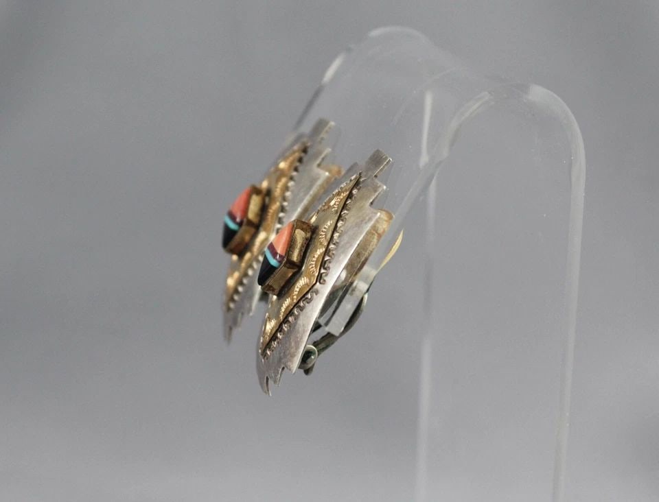 VINTAGE NAVAJO EARRINGS STERLING WITH 12 K GOLD FACE ..SIGNED TE SNAP ON .. (1 of 2)
