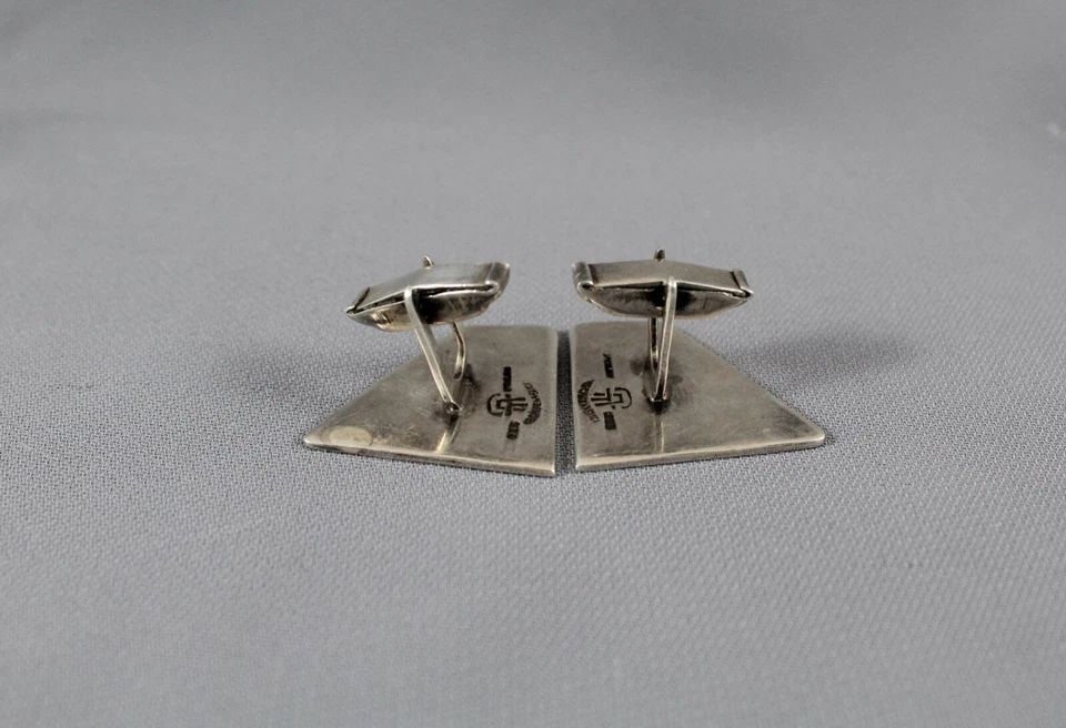 VINTAGE STERLING SILVER SIGNED WITCH ON BROOM CUFFLINKS MEXICO (1 of 2)