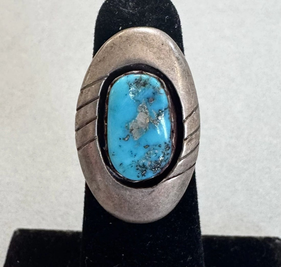 OLD PAWN NAVAJO STERLING SILVER TURQUOISE RING SIGNED P SIZE 3 1/4: 1 " Tall 4.65 Grams Throughout the 40 years that I have been in business, I have purchased jewelry from pawn shops throughout the Southwest that had collections of dead pawn. Most of these pawn shops 