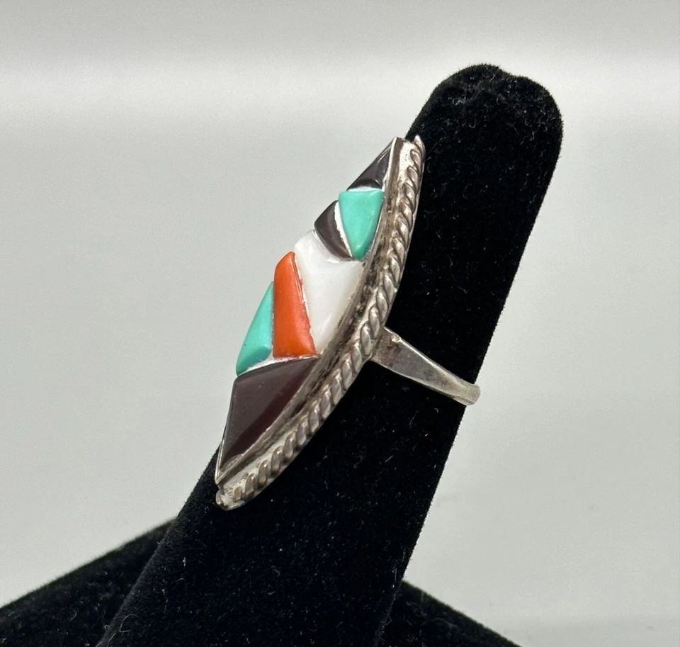 OLD PAWN ZUNI TURQUOISE AND MULTI STONES RING SIZE 5 1/2: OLD PAWN ZUNI TURQUOISE AND MULTI STONES RING SIZE 5 1/2 Item Description: 1 3/16 " Tall