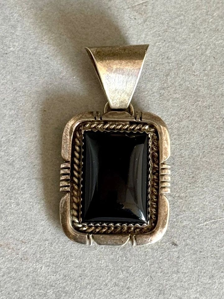 VINTAGE NAVAJO WYDELL BILLIE STERLING SILVER AND BLACK ONYX PENDANT (1 of 2)