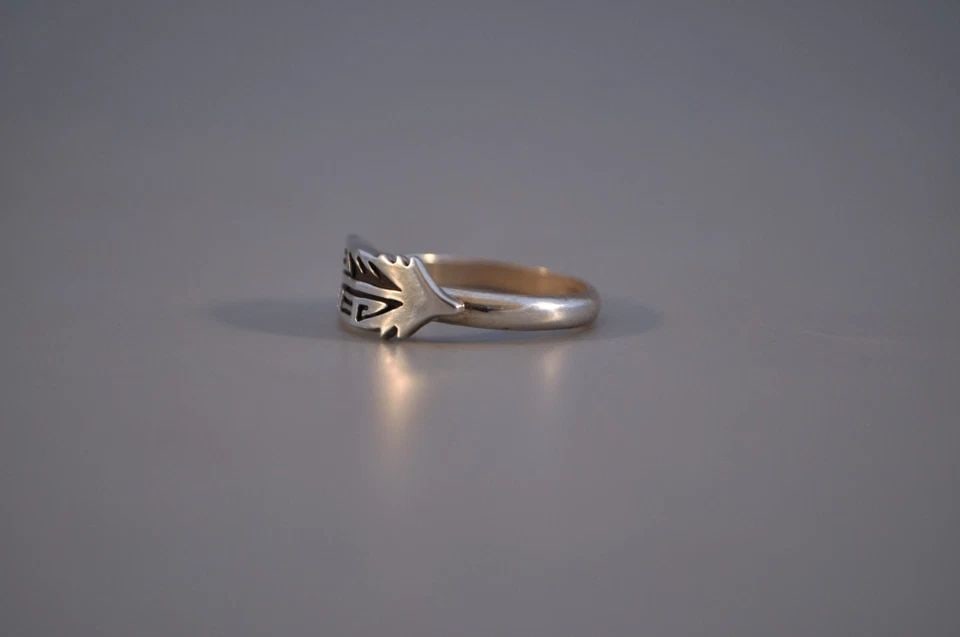 NAVAJO STERLING SILVER RING SIGNED CORTEZ SIZE 7 1/2 (1 of 2)