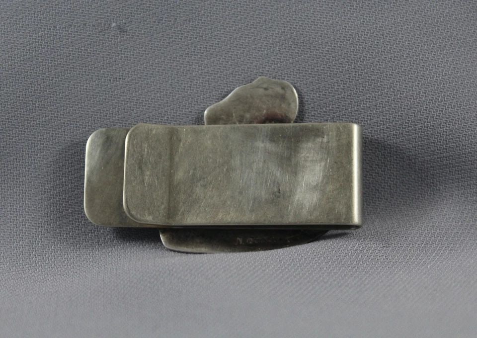 VINTAGE STERLING SILVER MONEY CLIP SIGNED N.WOODY: VINTAGE STERLING SILVER MONEY CLIP SIGNED N.WOODY Item Description: 2” x 1 1/4"