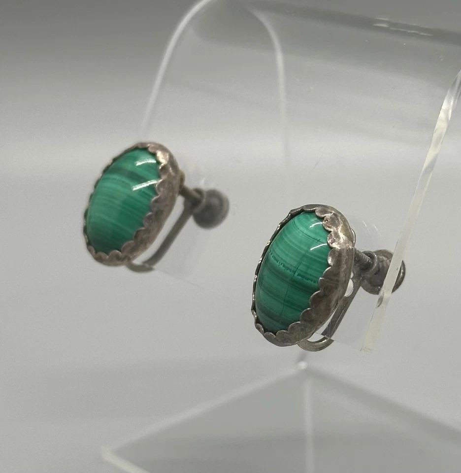 OLD PAWN NAVAJO MALACHITE EARRINGS SCREW BACK (1 of 2)