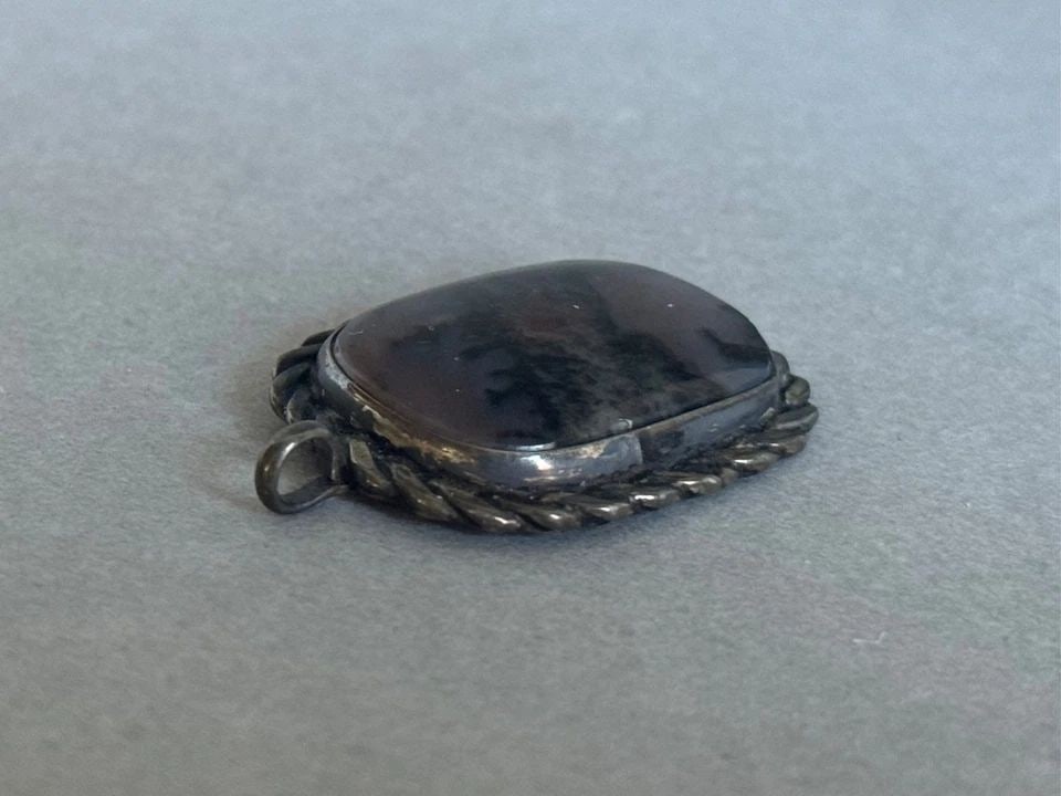 VINTAGE NAVAJO STERLING SILVER PIETERSITE , PICTURE AGATE GEMSTONE PENDANT: VINTAGE NAVAJO STERLING SILVER PIETERSITE , PICTURE AGATE GEMSTONE PENDANT Vintage Navajo Sterling Silver Pietersite Gemstone Pendant Size 1 1/2' Tall