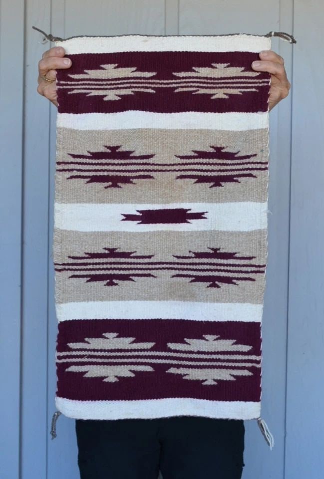 VINTAGE NAVAJO RUG - BANDED DESIGN - 25" X 13.5" WHITE TAN MAROON WOOLS (1 of 2)
