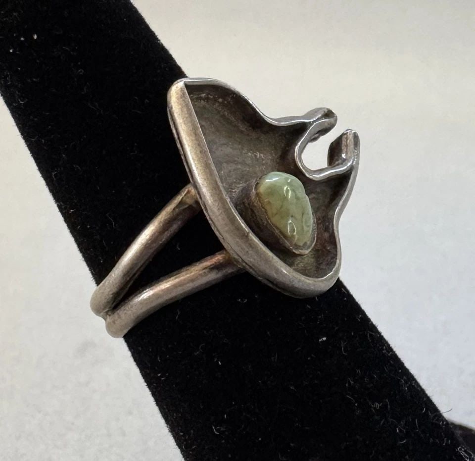 OLD PAWN NAVAJO EAGLE STERLING SILVER, TURQUOISE RING SIZE 5 3/4: 3/4 " Tall 4.2 Grams Throughout the 40 years that I have been in business, I have purchased jewelry from pawn shops throughout the Southwest that had collections of dead pawn. Most of these pawn shops