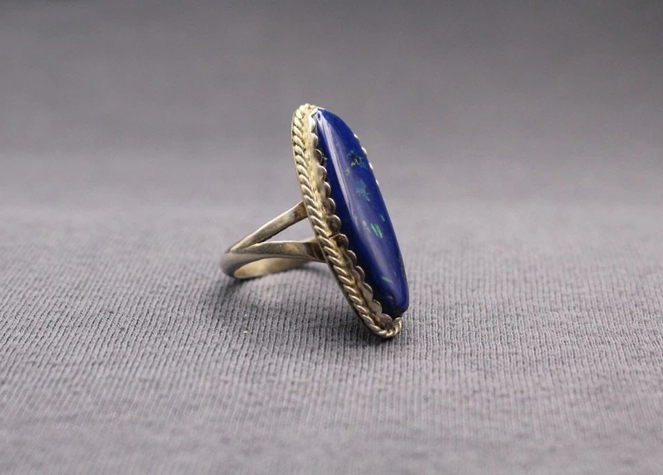 VINTAGE NAVAJO SILVER AND POLISHED BLUE STONE RING SIZE 7 (1 of 2)
