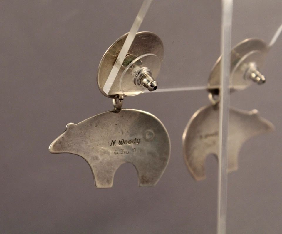 VINTAGE NAVAJO STERLING SILVER EARRINGS BEARS ..SIGNED N. WOODY: VINTAGE NAVAJO STERLING SILVER EARRINGS BEARS ..SIGNED N. WOODY Item Description: 1 1/2” length.