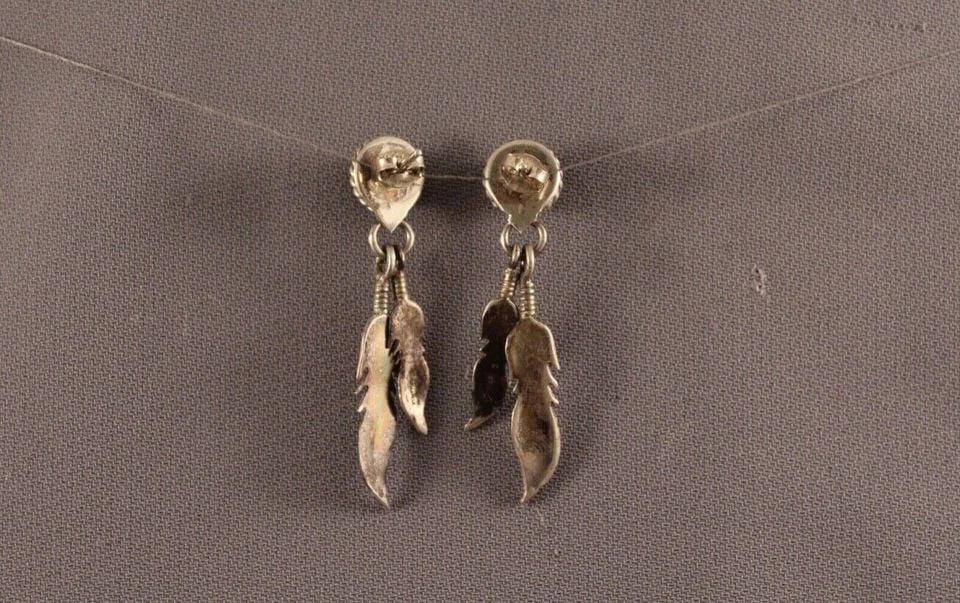 VINTAGE NAVAJO SILVER AND BLACK JET EARRINGS .. FEATHERS.... (1 of 2)
