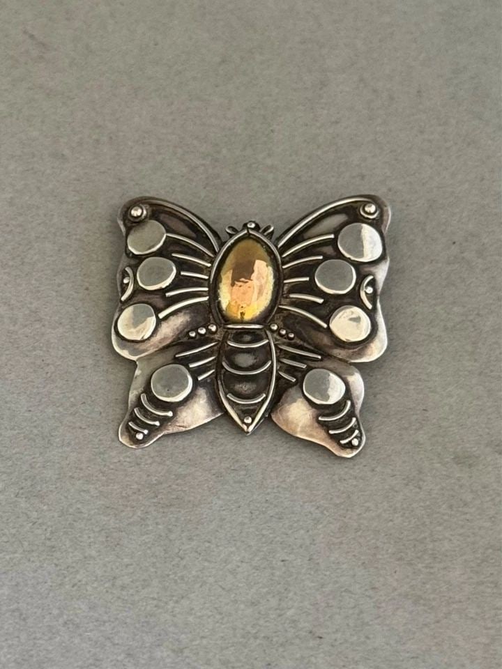 VINTAGE STERLING SILVER AND 14K GOLD BUTTERFLY BROOCH PIN (1 of 2)