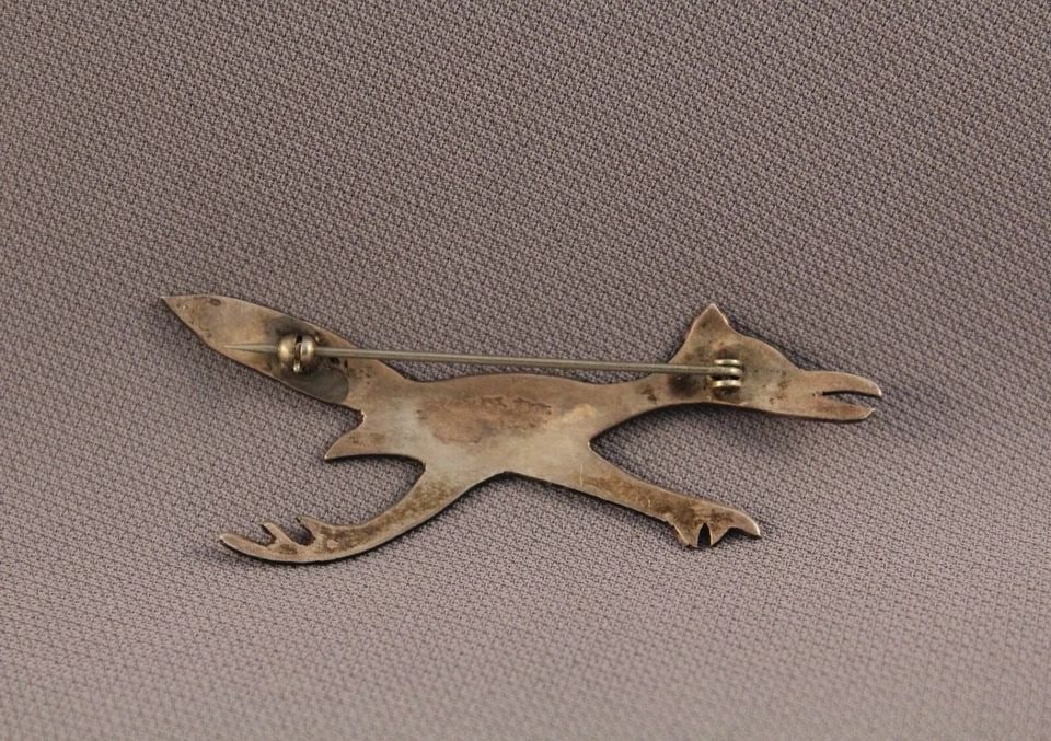 OLD PAWN NAVAJO ROAD RUNNER SILVER PIN (1 of 2)