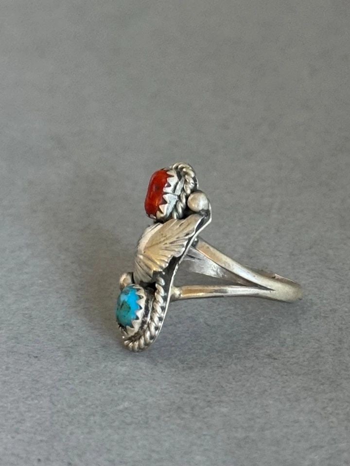 VINTAGE NAVAJO STERLING SILVER WITH TURQUOISE AND CORAL RING SIZE 5 1/2: VINTAGE NAVAJO STERLING SILVER WITH TURQUOISE AND CORAL RING SIZE 5 1/2 Old Pawn Navajo Sterling Silver with Turquoise and Coral Ring Size 5 1/2 ..7/8" Tall
