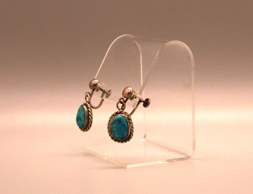 OLD PAWN NAVAJO STERLING SILVER AND TURQUOISE EARRINGS SCREW BACK: OLD PAWN NAVAJO STERLING SILVER AND TURQUOISE EARRINGS SCREW BACK Item Description: 1" Tall