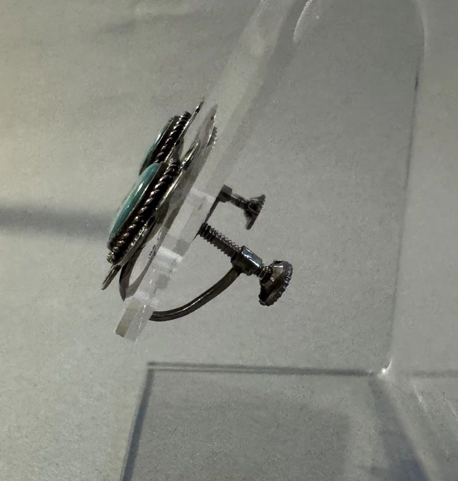 OLD PAWN NAVAJO STERLING SILVE TURQUOISE EARRINGS SCREW BACKS: 5/8 " Wide ..4.5 Grams Throughout the 40 years that I have been in business, I have purchased jewelry from pawn shops throughout the Southwest that had collections of dead pawn. Most of these pawn sho