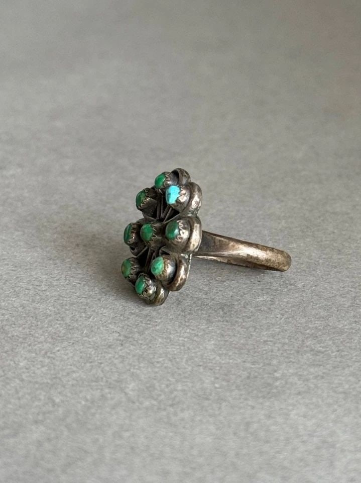 OLD PAWN ZUNI STERLING SILVER AND TURQUOISE RING SIZE 5 3/4: OLD PAWN ZUNI STERLING SILVER AND TURQUOISE RING SIZE 5 3/4 Old Pawn Zuni Sterling Silver and Turquoise Ring Size 5 3/4 ..3/4" Wide ..