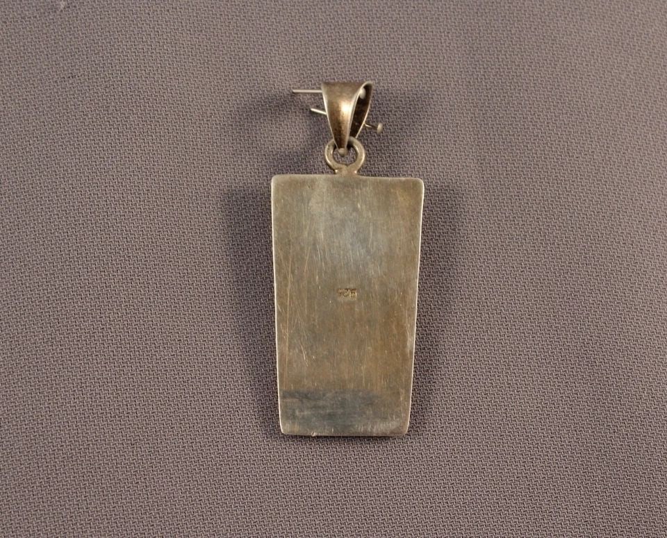 VINTAGE NAVAJO STERLING SILVER KOKOPELLI PENDANT: VINTAGE NAVAJO STERLING SILVER KOKOPELLI PENDANT Item Description: 2” h x 3/4” w