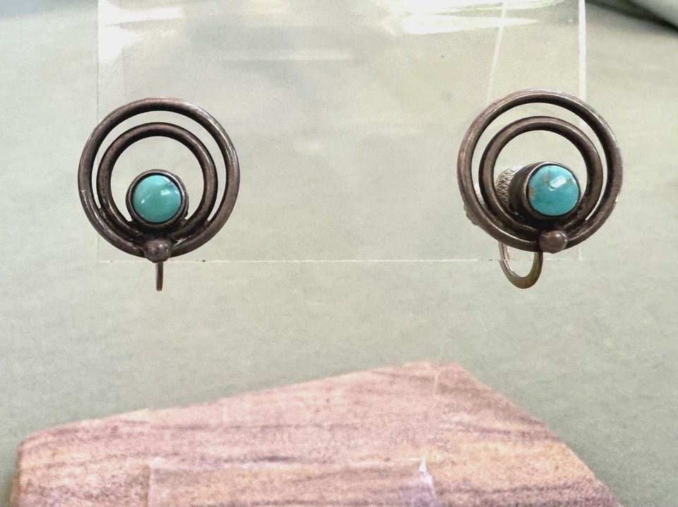 OLD PAWN NAVAJO STERLING SILVER AND TURQUOISE EARRINGS SCREW-ON: OLD PAWN NAVAJO STERLING SILVER AND TURQUOISE EARRINGS SCREW-ON 1/2" Wide Throughout the 40 years that I have been in business, I have purchased jewelry from pawn shops throughout the Southwest that h