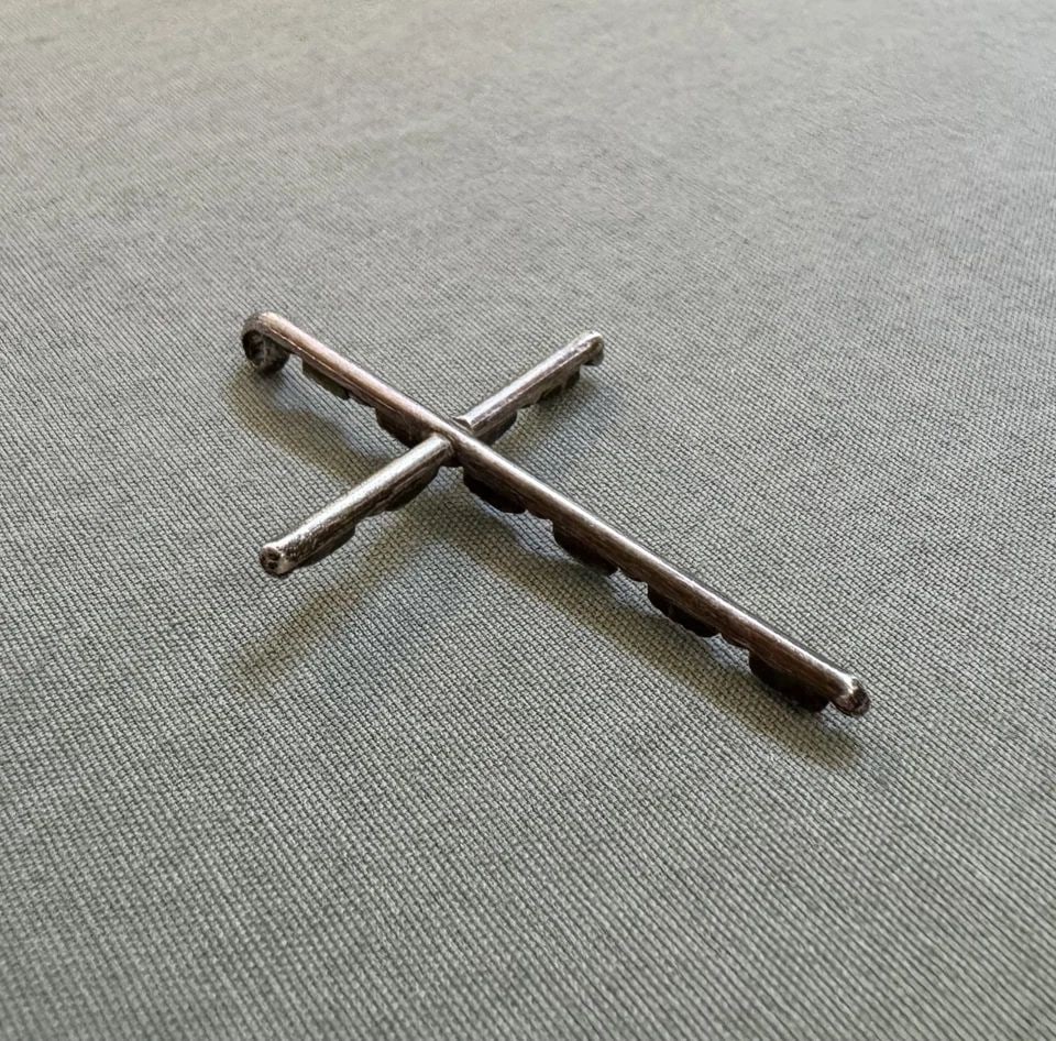 OLD PAWN ZUNI STERLING SILVER AND TURQUOISE CROSS PENDANT 1 7/8" TALL: OLD PAWN ZUNI STERLING SILVER AND TURQUOISE CROSS PENDANT 1 7/8" TALL 1 7/8" Tall 1 1/8 " wide 2.43 Grams Throughout the 40 years that I have been in business, I have purchased jewelry from pawn shops