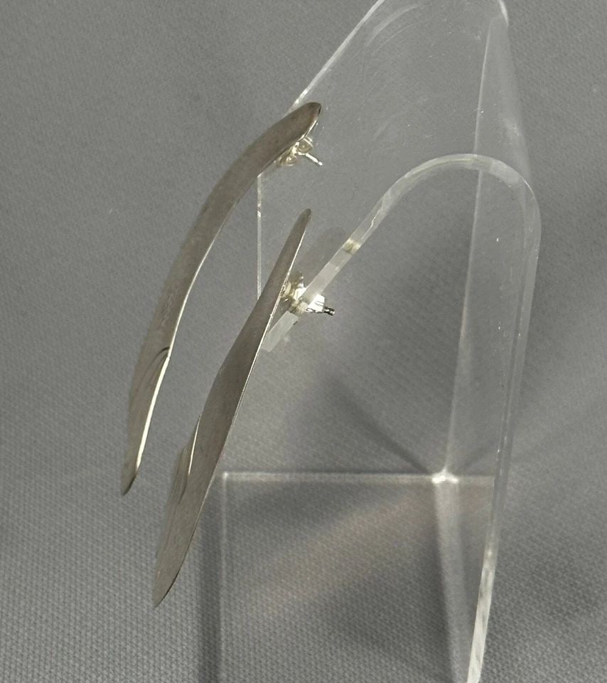 VINTAGE NAVAJO STERLING SILVER EARRINGS LARGE SIGNED S (1 of 2)