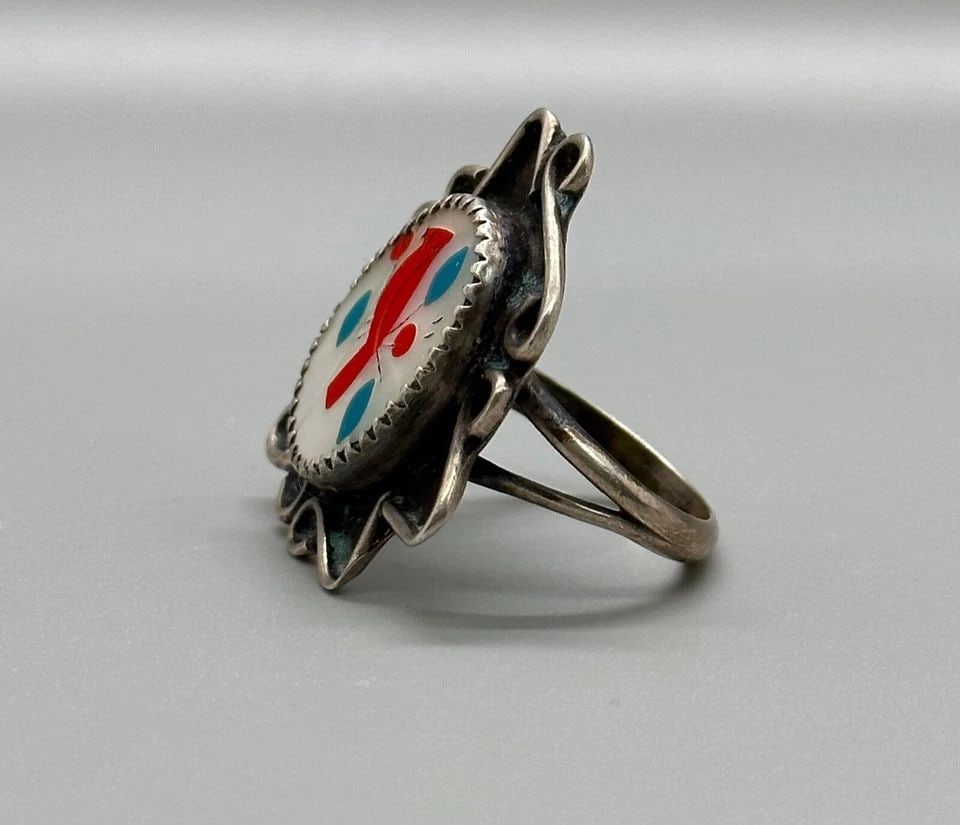 VINTAGE NAVAJOSTERLING AND INLAYED CORAL, TURQUOISE , SHELL RING BIRD .. SIZE 7 (1 of 2)