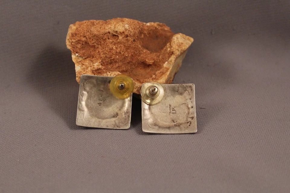 VINTAGE NAVAJO STERLING SILVER EARRINGS "KOKOPELLI": VINTAGE NAVAJO STERLING SILVER EARRINGS "KOKOPELLI" Item Description: 1" width