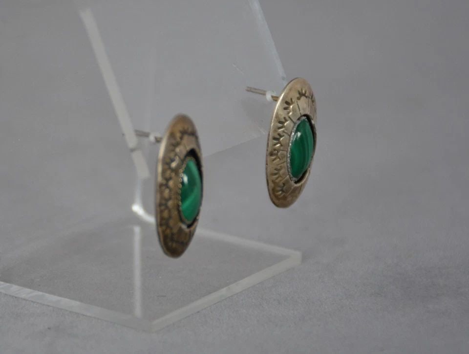 VINTAGE NAVAJO GREEN MALACHITE EARRINGS - SILVER SHADOW BOX SETTINGS - 1" TALL (1 of 2)