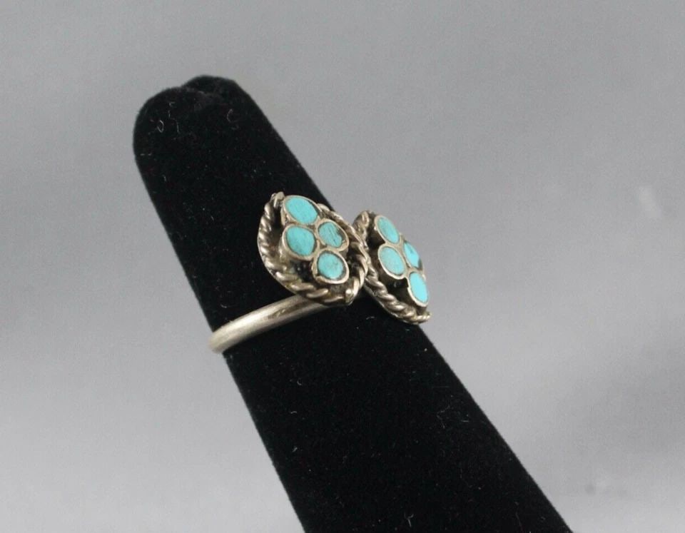 OLD PAWN ZUNI TURQUOISE RING SIZE 5: OLD PAWN ZUNI TURQUOISE RING SIZE 5 Item Description: 5/8” tall